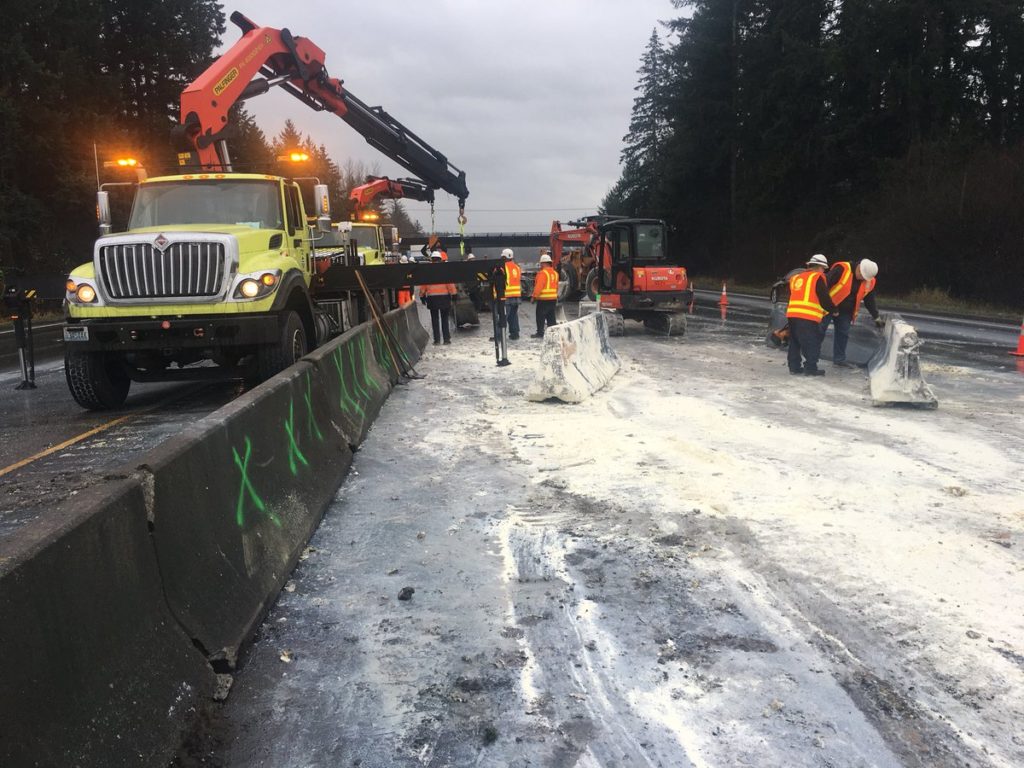 WSP_semi-truck-crash-on-I5-clean up