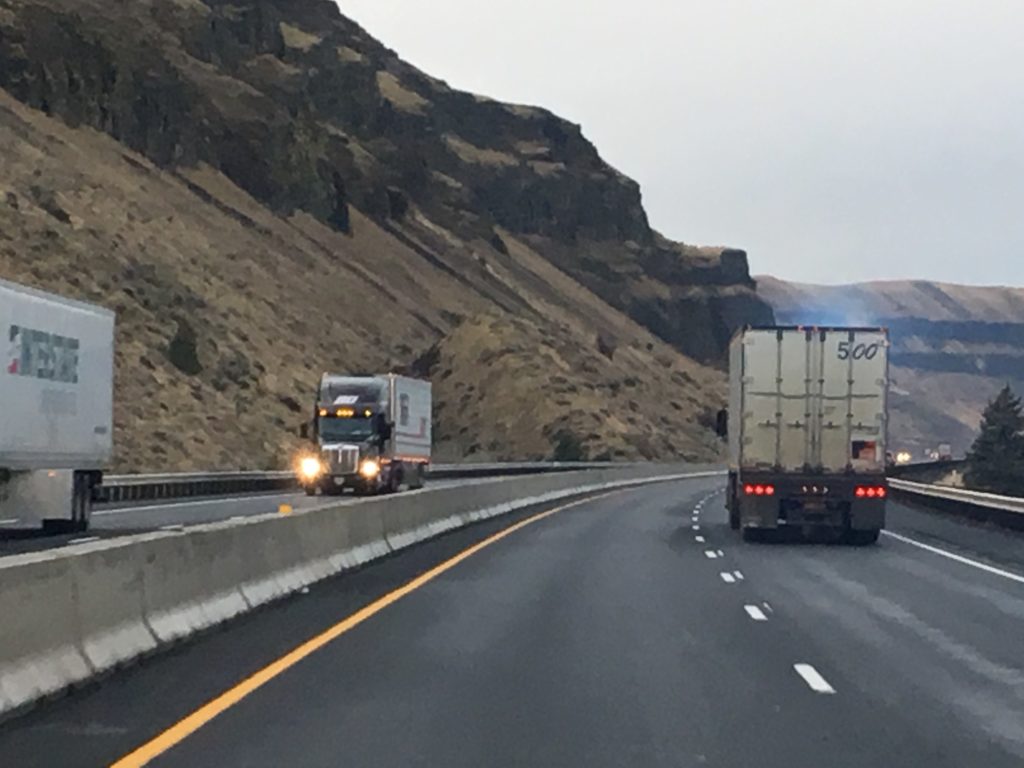 big rigs-Columbia-Gorge-Oregon-I84-highway