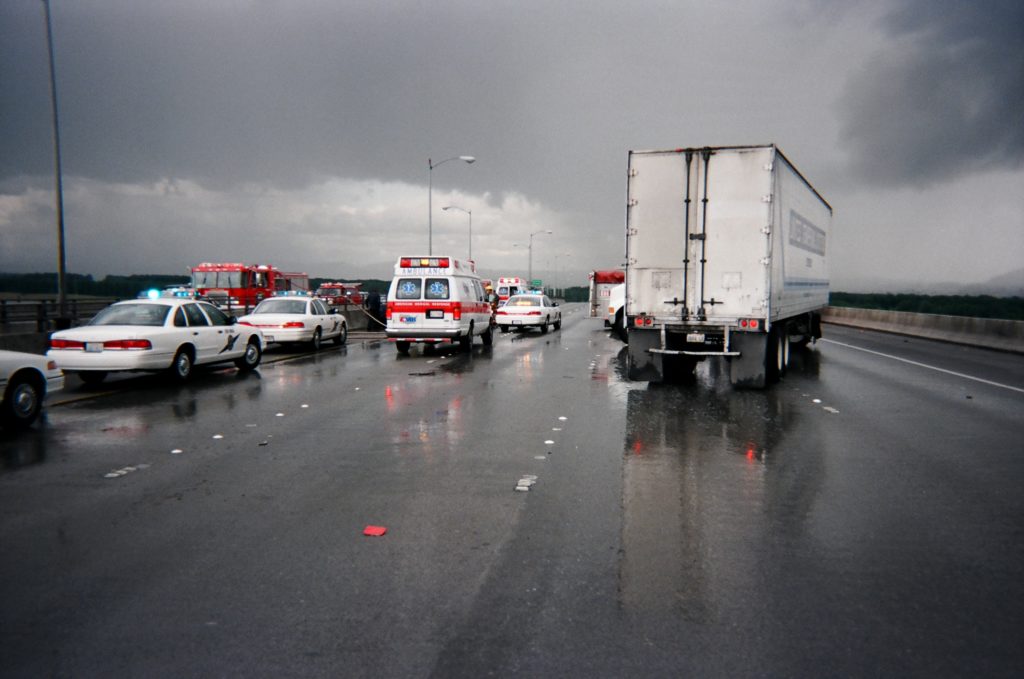 Semi-truck jackknife crash_TruckingWatchdog-Coluccio