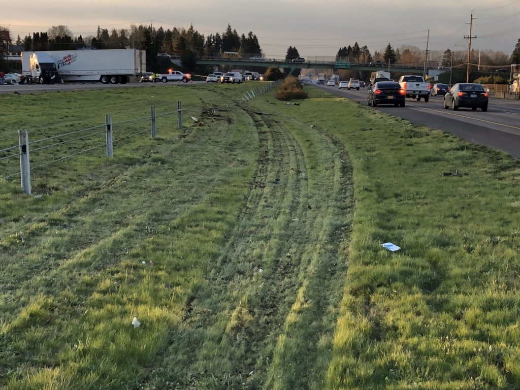 Accident-scene-Semi-truck-crash-on-I5-Oregon-OSP