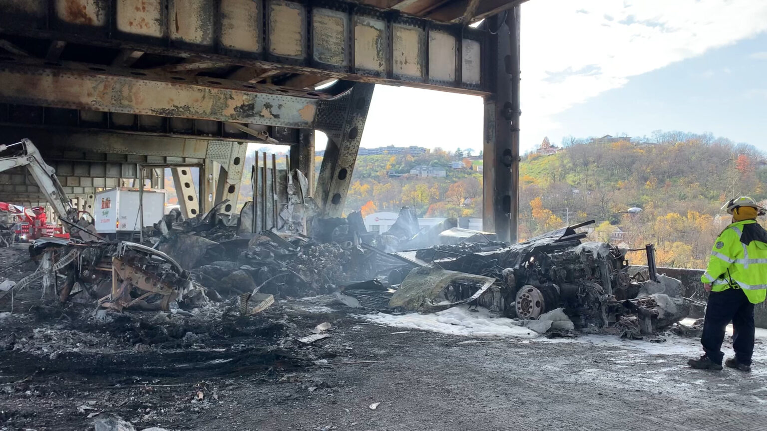 Massive fire after a semitruck bridge crash over Ohio River